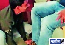 ठाणेदारांसमोरच सामाजिक कार्यकर्त्याची तरूणास मारहाण! आरोपीस ठोकल्या बेड्या