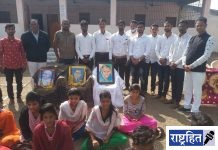 तैलचित्र भेट देऊन माईच्या स्मृतींना उजाळा! युवा संकल्पना संघटना व आधार संघटनेचा सोशल उपक्रम