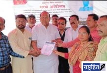 पत्रकारांच्या मागण्या संसदेत मांडणार : खासदार रामदास तडस ; पत्रकारांचे धरणे आंदोलन : खासदार, आमदारांसह सामाजिक, राजकीय मंडळींची आंदोलनाला भेट