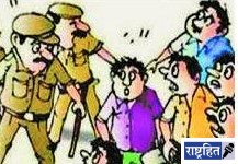 8 जुगाऱ्यांना रंगेहाथ केली अटक! सिंदी रेल्वे येथे छापा; खासगी शिक्षकासह संचालकावर गुन्हा दाखल