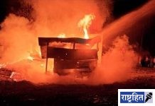 दुकानाला आग! साहित्यासह दोन दुचाकी जळाल्या; तीन तासाच्या परिश्रमानंतर आगीवर नियंत्रण