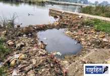 मूर्ती विसर्जणाने धाम नदीपात्र प्रदुषीत ; मलबा आणि गाळ साचलेला: प्रशासनाचे दुर्लक्ष