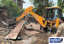 पवनारमध्ये अतिक्रमणावर बुलडोझर ; अण्णाभाऊ साठे पुतळ्यासमोरील अतिक्रमण हटवले