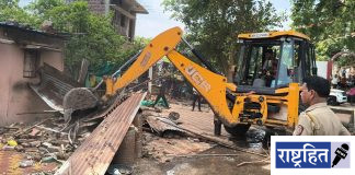 पवनारमध्ये अतिक्रमणावर बुलडोझर ; अण्णाभाऊ साठे पुतळ्यासमोरील अतिक्रमण हटवले