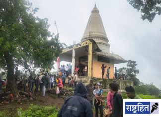 निसर्गाच्या कुशीत नागदेवतेचे भक्तिपूर्वक दर्शन ; नागपंचमीला नागटेकडीवर भाविकांची मोठी उपस्थिती ! आजही जपली जाते पिढ्यांची परंपरा