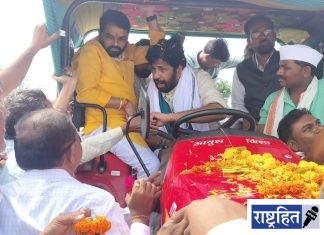साडीचा पदर फाडून महिलेने बांधले बच्चू कडूंना ‘कर्जमाफीचे बंधन’ ; महाएल्गार मोर्चात उसळला शेतकऱ्यांचा आक्रोश ! पवनारमध्ये भावनांचा उफाळा
