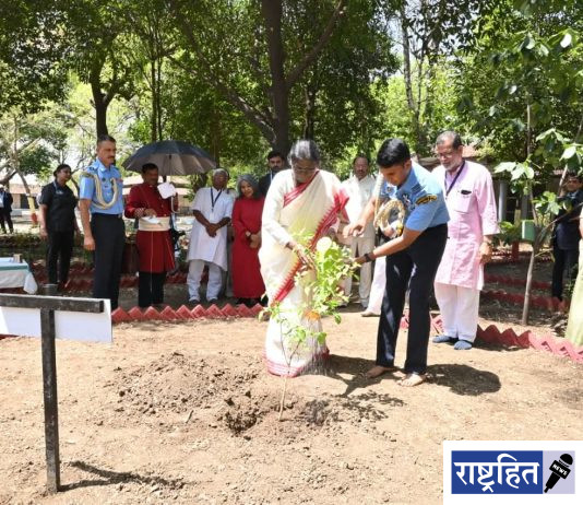 सेवाग्रामात राष्ट्रपतींचे आगमन ; बापूंच्या स्मृतींना अभिवादन ! बापुकुटीत प्रार्थना, बेल वृक्षाचे रोपण