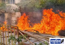 गोपुरी चौकात कचरा जाळल्याने भीषण आग ! बांबू, लाकूड आणि कचऱ्यामुळे आगीने घेतला रौद्ररूप ; परिसरात भीतीचे वातावरण