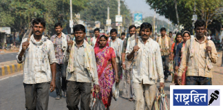 सोशलिस्ट चौकात रोज उभा राहतो ‘उदरनिर्वाहाचा जुगार’; घाम गाळणाऱ्यांच्या नशिबी प्रतीक्षेचीच रांग ! अनिश्चिततेत जगणारे आयुष्य